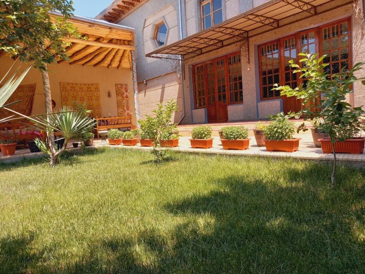 Guest House Ikathouse Marghilon Екстер'єр фото