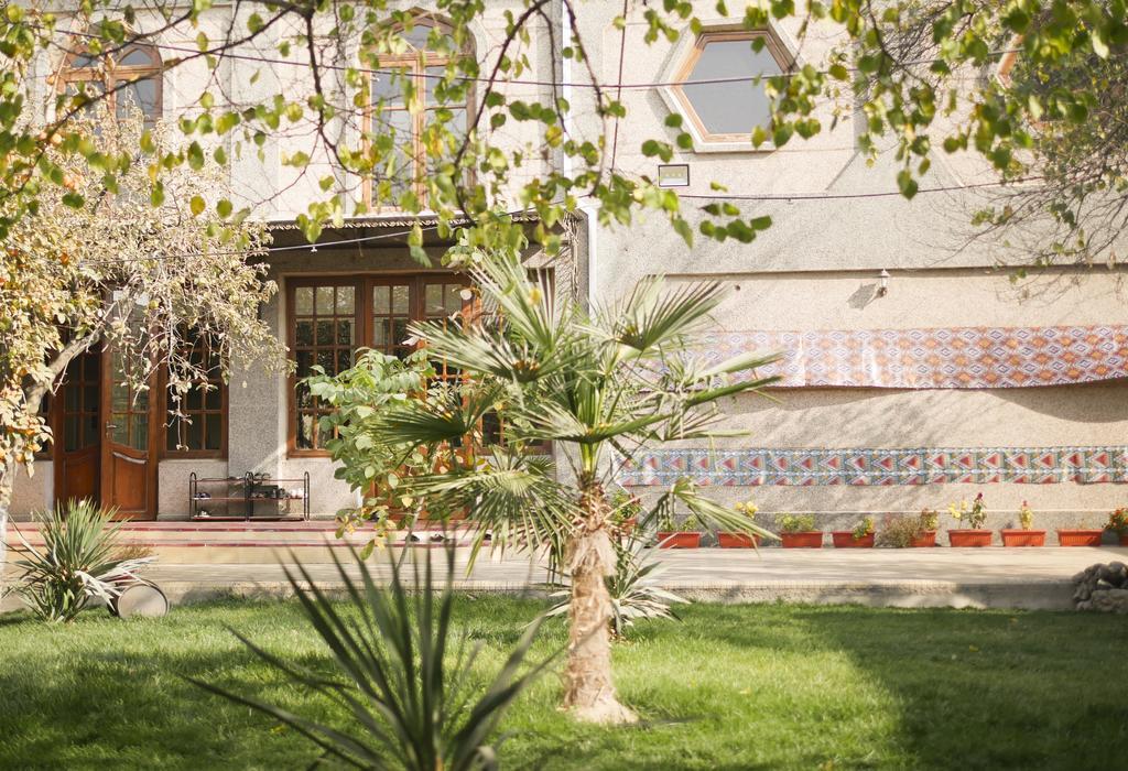 Guest House Ikathouse Marghilon Екстер'єр фото